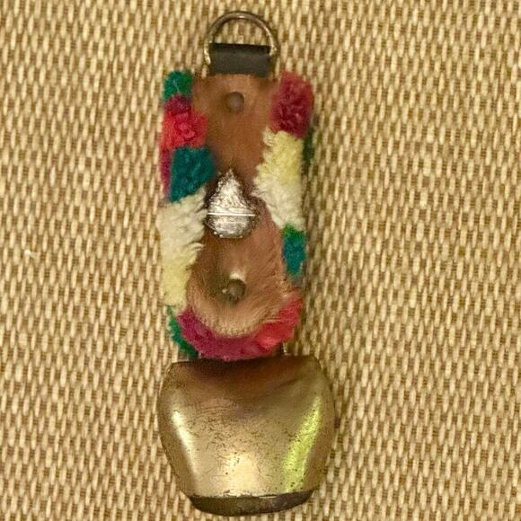 Vintage Traditional Swiss Cowbell with Decorative Strap - Picture 1 of 4